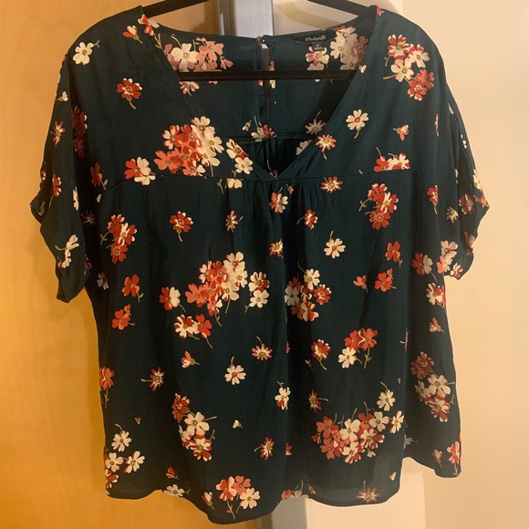 Madewell Tops - MADEWELL Top Flowy Floral Print Short Sleeve V Neck Blouse Dolman Sleeve Size XS